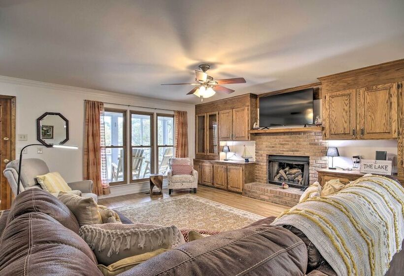 Sunny Lakefront Escape In Prosperity W/ Dock!