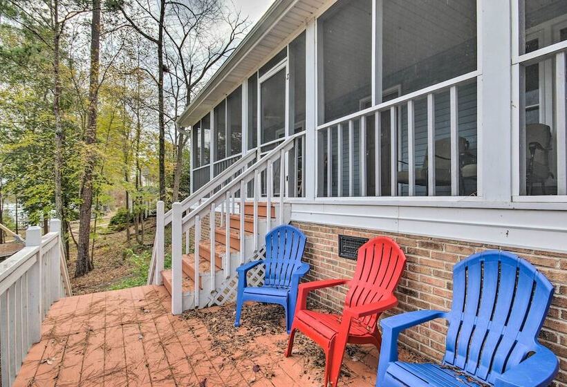 Sunny Lakefront Escape In Prosperity W/ Dock!