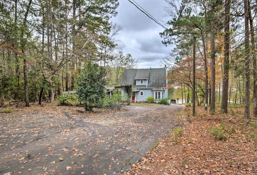 Sunny Lakefront Escape In Prosperity W/ Dock!