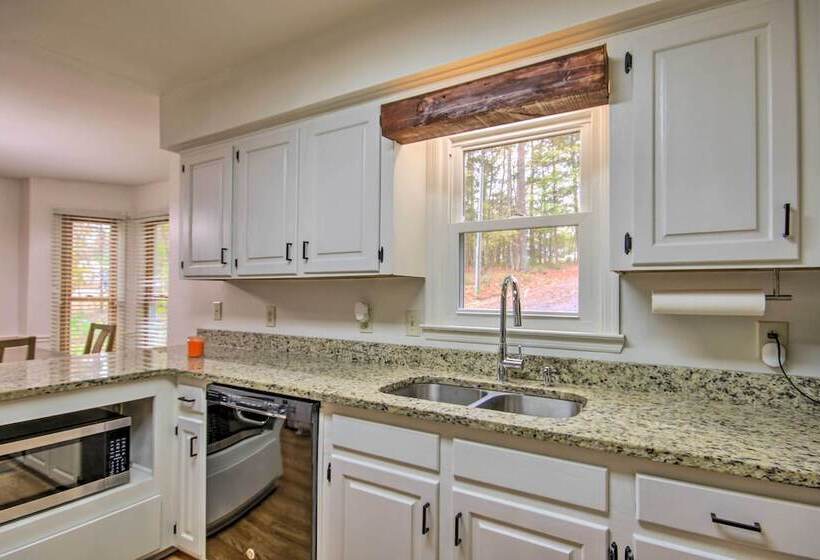 Sunny Lakefront Escape In Prosperity W/ Dock!