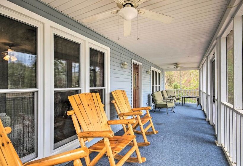 Sunny Lakefront Escape In Prosperity W/ Dock!
