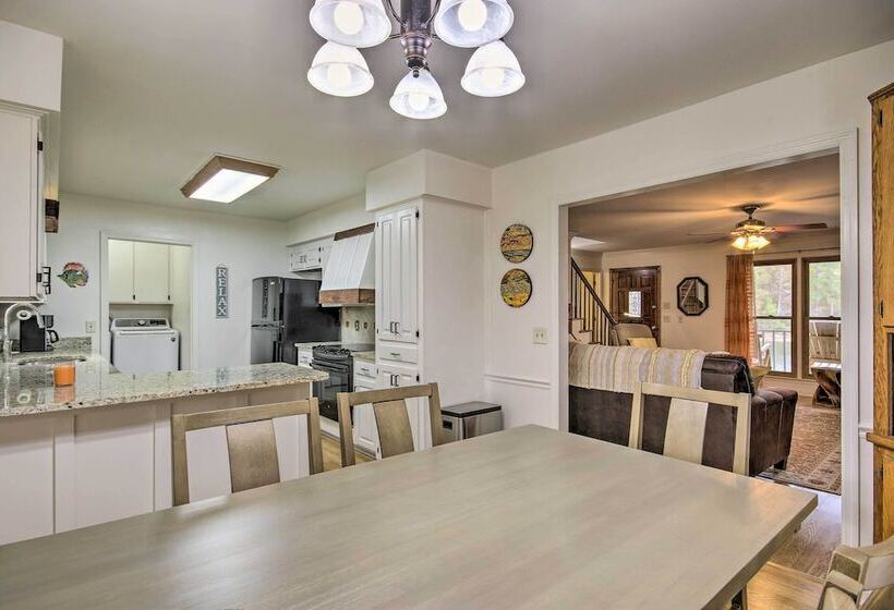 Sunny Lakefront Escape In Prosperity W/ Dock!