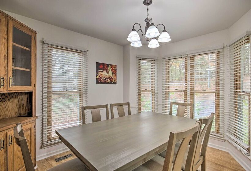 Sunny Lakefront Escape In Prosperity W/ Dock!