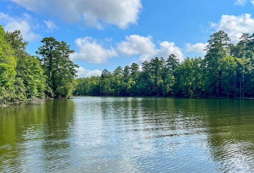 Sunny Lakefront Escape In Prosperity W/ Dock!