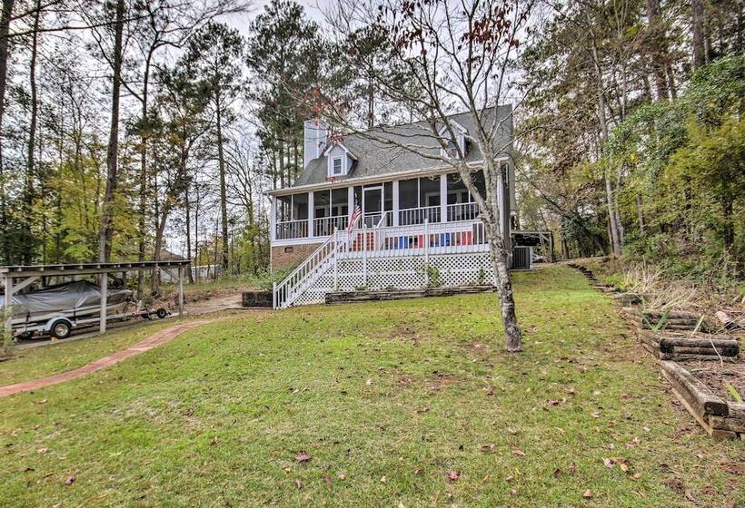 Sunny Lakefront Escape In Prosperity W/ Dock!