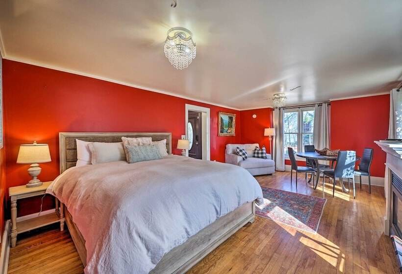 Walk To Dtwn: Historic Home In Eureka Springs