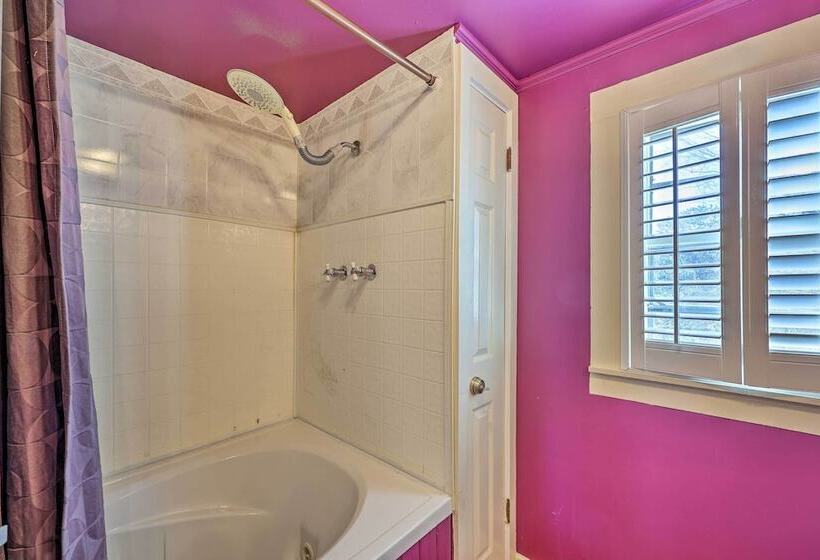 Walk To Dtwn: Historic Home In Eureka Springs