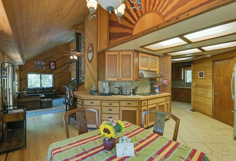 Welcoming Cole Ridge Chalet In Kelseyville!