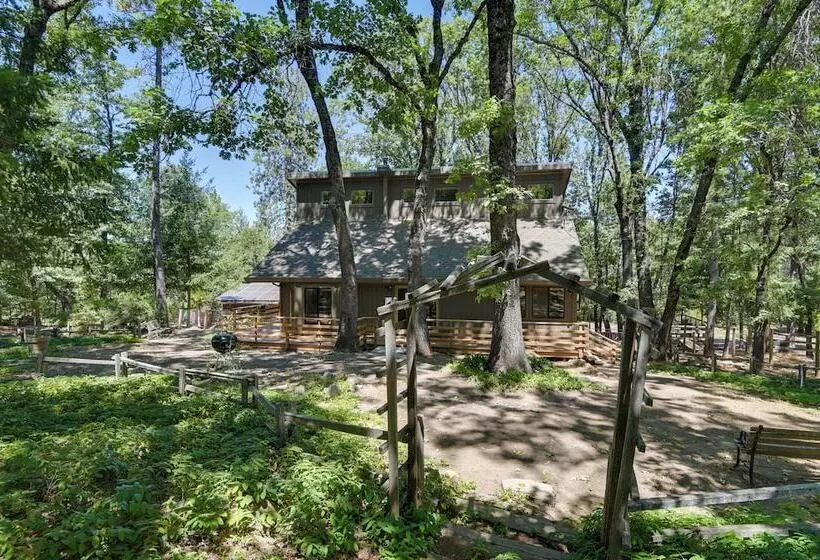 Welcoming Cole Ridge Chalet In Kelseyville!
