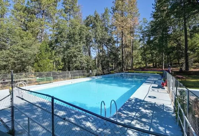 Welcoming Cole Ridge Chalet In Kelseyville!