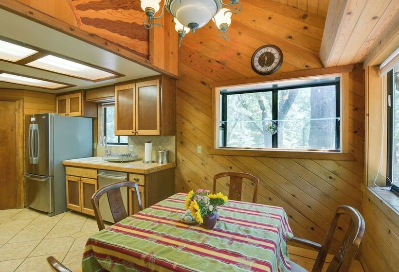 Welcoming Cole Ridge Chalet In Kelseyville!