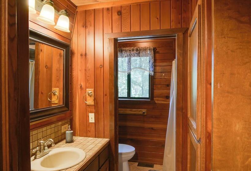 Welcoming Cole Ridge Chalet In Kelseyville!