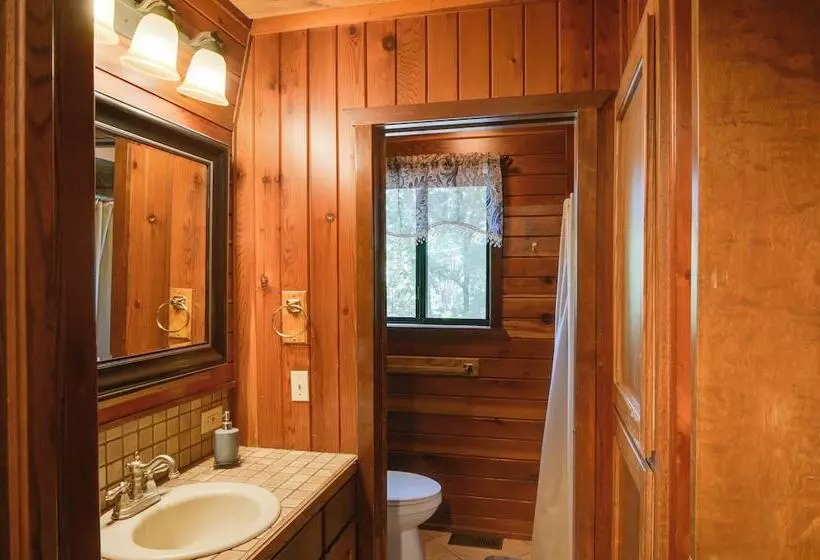 Welcoming Cole Ridge Chalet In Kelseyville!