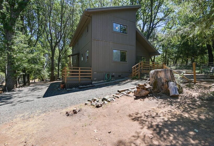 Welcoming Cole Ridge Chalet In Kelseyville!