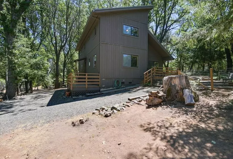 Welcoming Cole Ridge Chalet In Kelseyville!