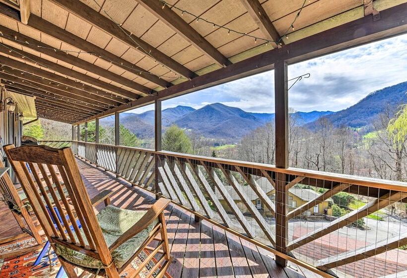 Best Location   Maggie Valley Cabin W/ Hot Tub!
