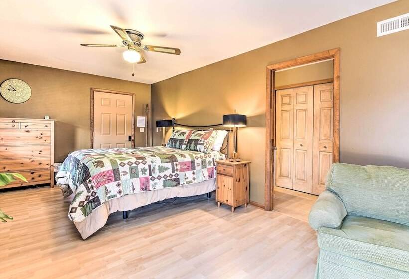 Best Location   Maggie Valley Cabin W/ Hot Tub!