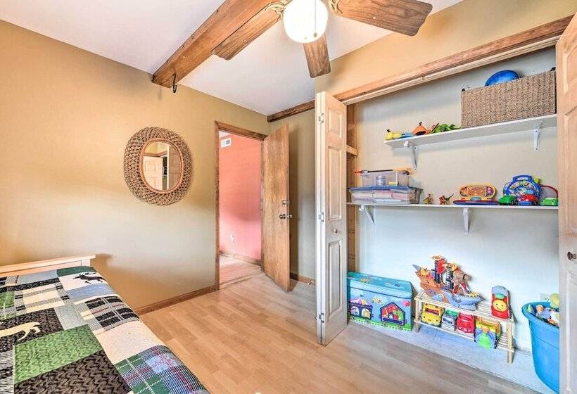 Best Location   Maggie Valley Cabin W/ Hot Tub!