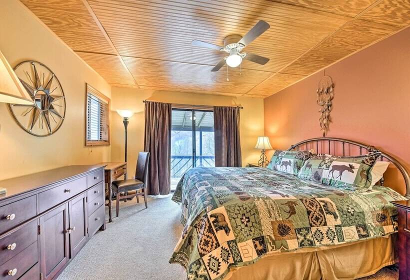 Best Location   Maggie Valley Cabin W/ Hot Tub!