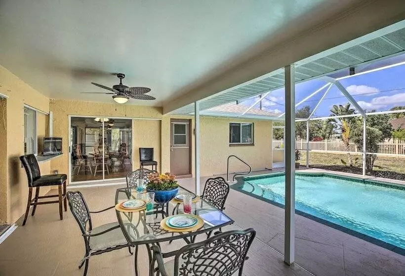Breezy Cape Coral Oasis, Covered Lanai & Bbq