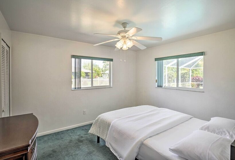 Breezy Cape Coral Oasis, Covered Lanai & Bbq