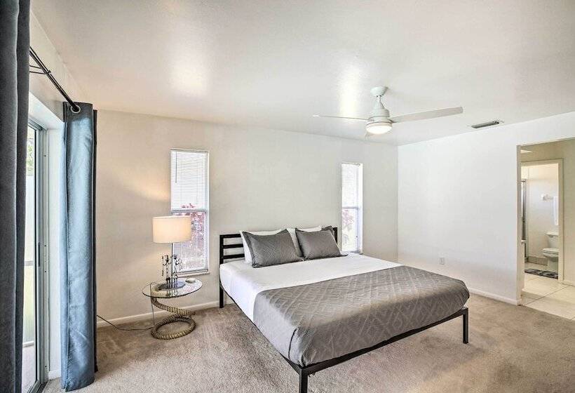 Breezy Cape Coral Oasis, Covered Lanai & Bbq