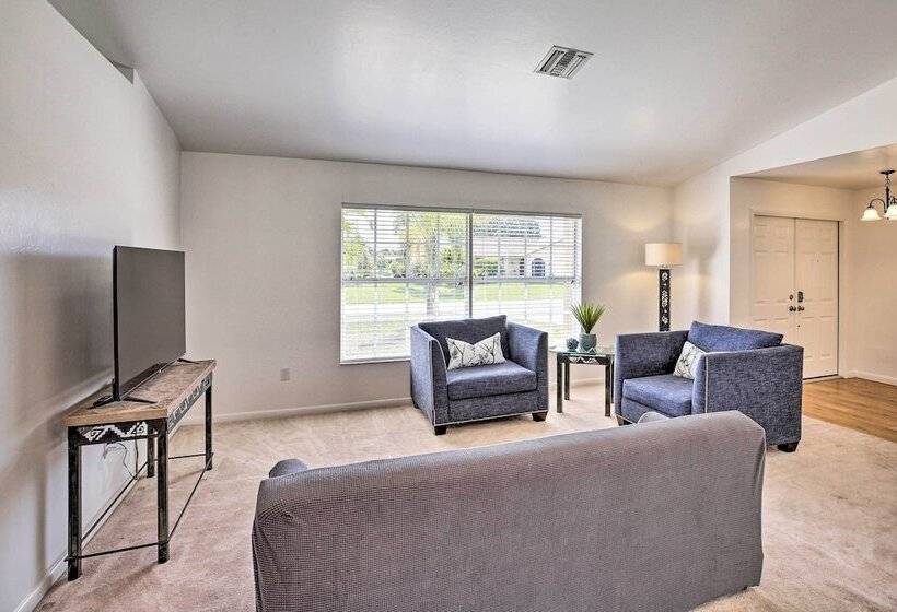 Breezy Cape Coral Oasis, Covered Lanai & Bbq