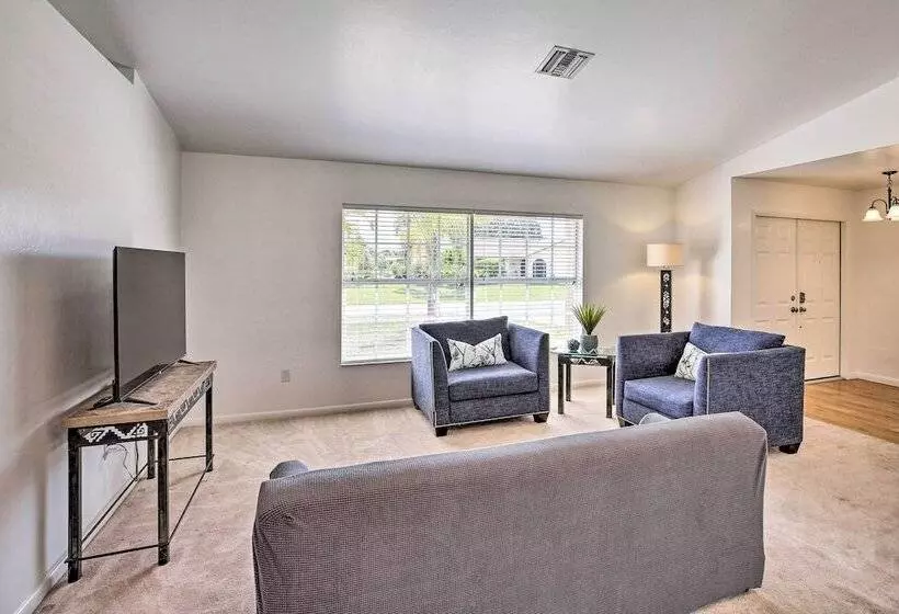 Breezy Cape Coral Oasis, Covered Lanai & Bbq