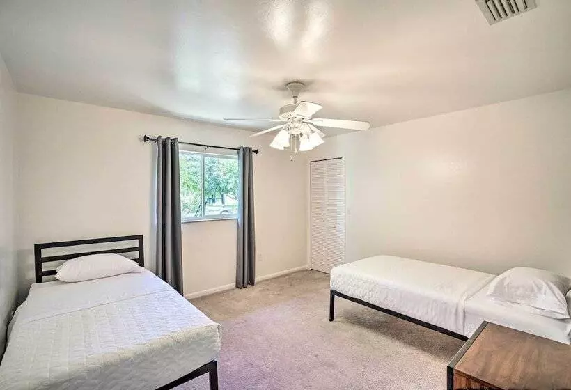 Breezy Cape Coral Oasis, Covered Lanai & Bbq