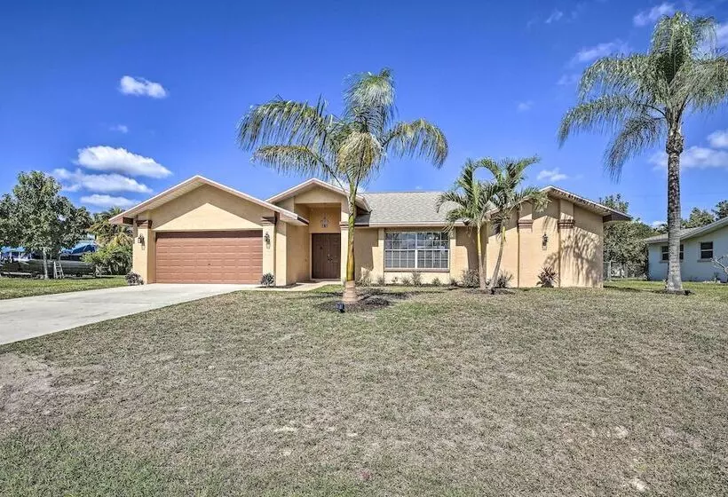 Breezy Cape Coral Oasis, Covered Lanai & Bbq