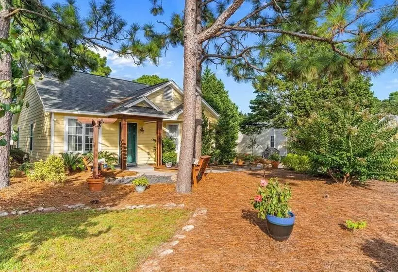 Peaceful Wilmington Home Near Beach & Downtown!