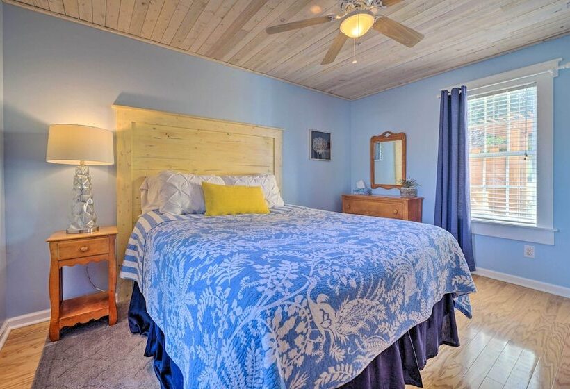 Peaceful Wilmington Home Near Beach & Downtown!