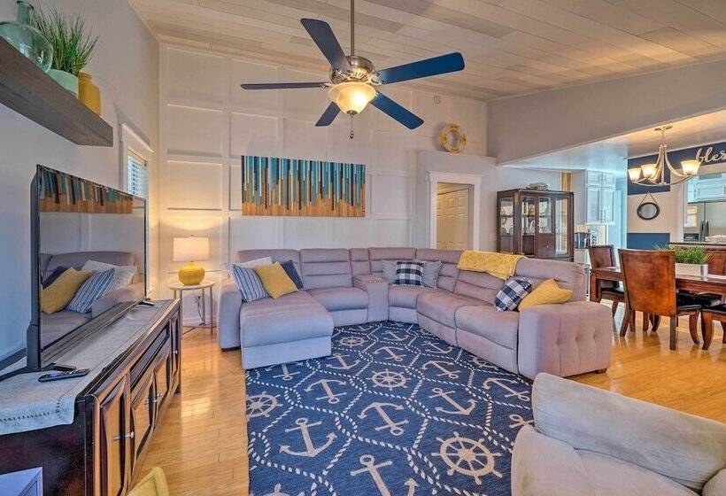 Peaceful Wilmington Home Near Beach & Downtown!