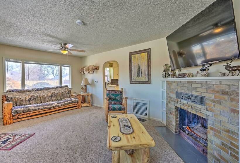 Cañon City Abode, 13 Mi To Royal Gorge Bridge!