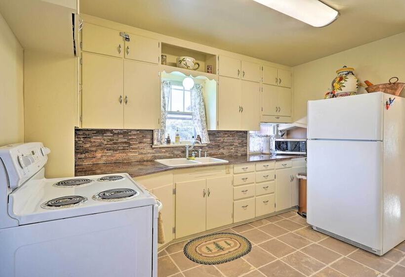 Cañon City Abode, 13 Mi To Royal Gorge Bridge!