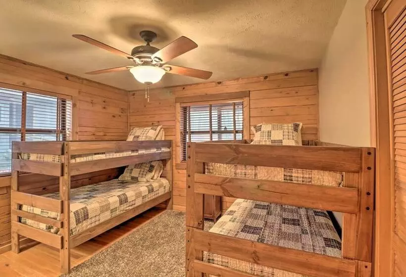 Charming Cabin W/ Hot Tub, Fire Pit & Views!