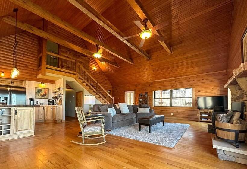 Charming Cabin W/ Hot Tub, Fire Pit & Views!