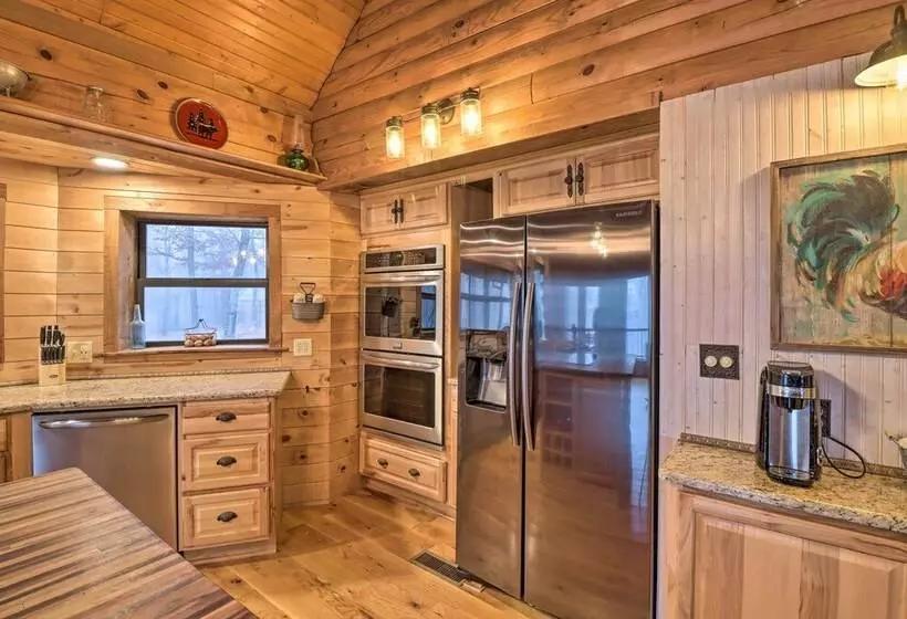Charming Cabin W/ Hot Tub, Fire Pit & Views!