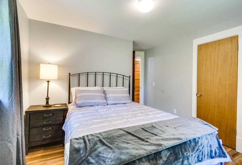 Waterfront Getaway On Sodus Bay: Prime Location!