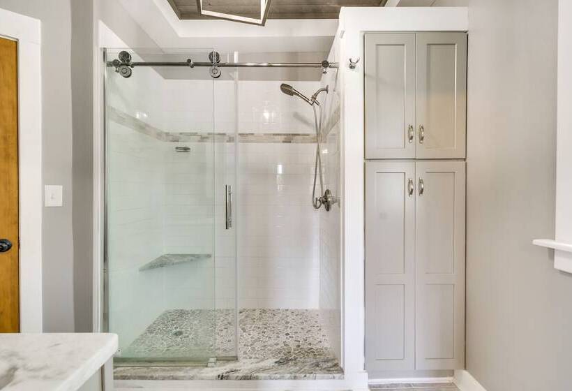 Waterfront Getaway On Sodus Bay: Prime Location!