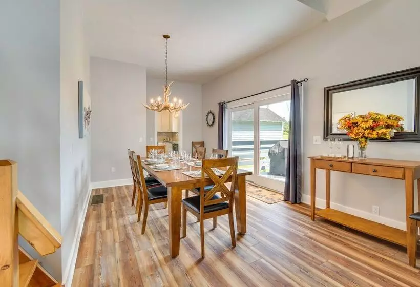 Waterfront Getaway On Sodus Bay: Prime Location!