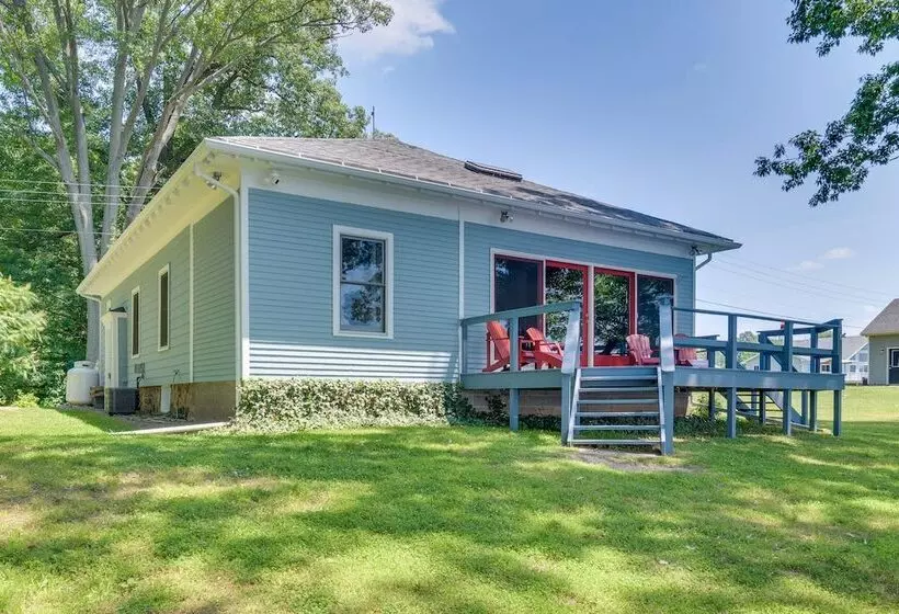 Waterfront Getaway On Sodus Bay: Prime Location!