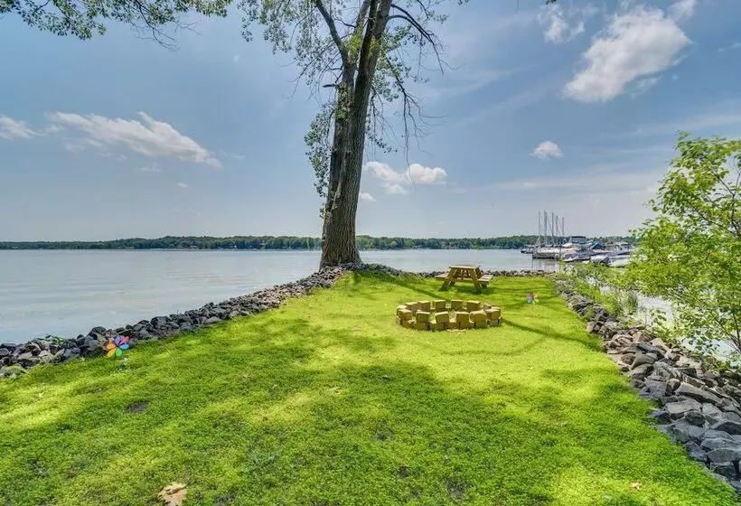 Waterfront Getaway On Sodus Bay: Prime Location!