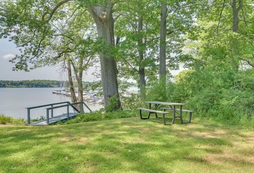 Waterfront Getaway On Sodus Bay: Prime Location!