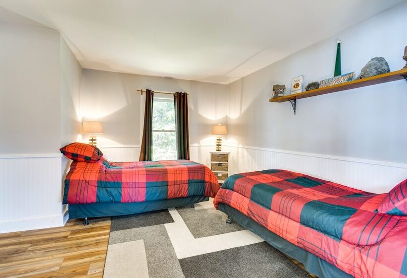 Waterfront Getaway On Sodus Bay: Prime Location!