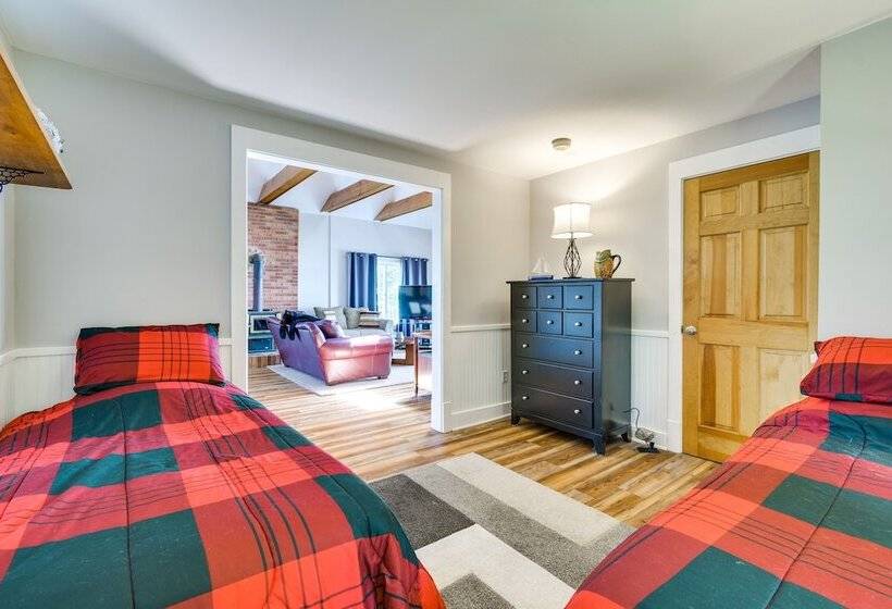 Waterfront Getaway On Sodus Bay: Prime Location!