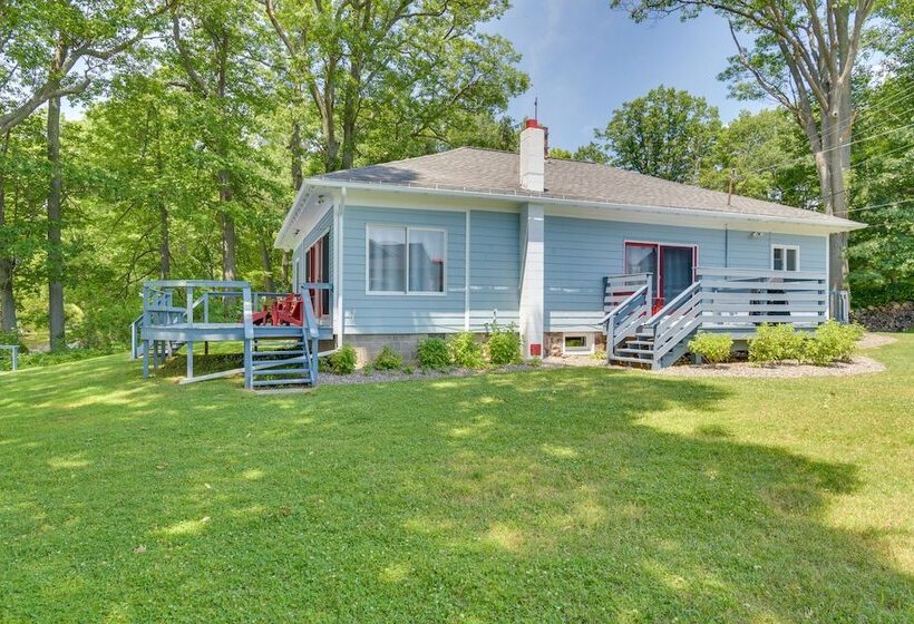 Waterfront Getaway On Sodus Bay: Prime Location!