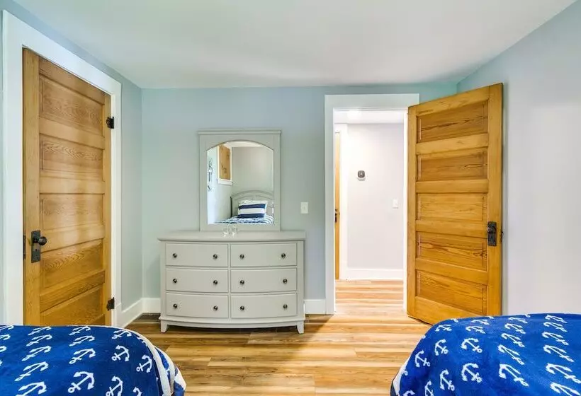 Waterfront Getaway On Sodus Bay: Prime Location!