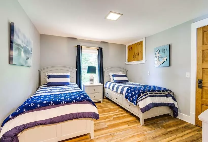 Waterfront Getaway On Sodus Bay: Prime Location!