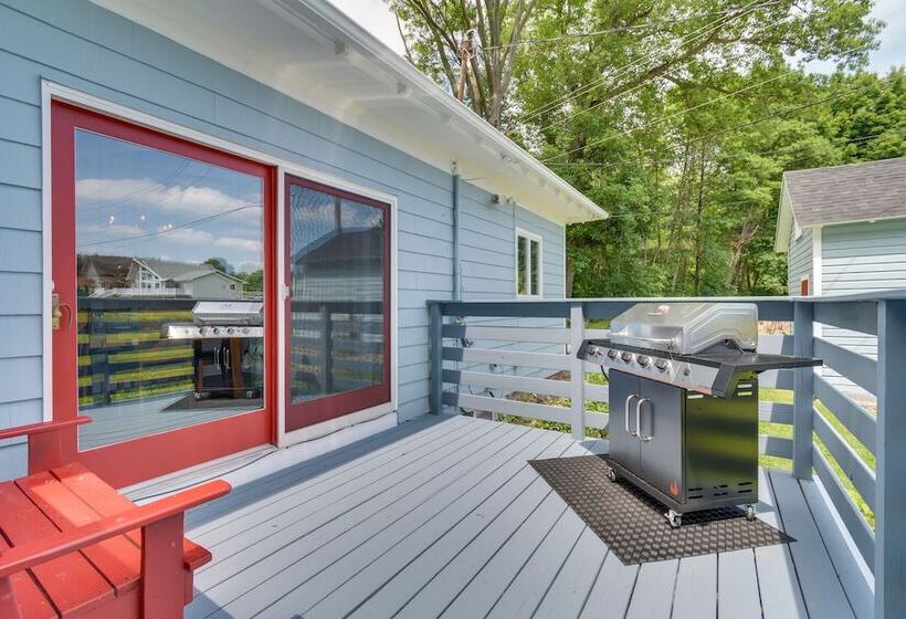 Waterfront Getaway On Sodus Bay: Prime Location!